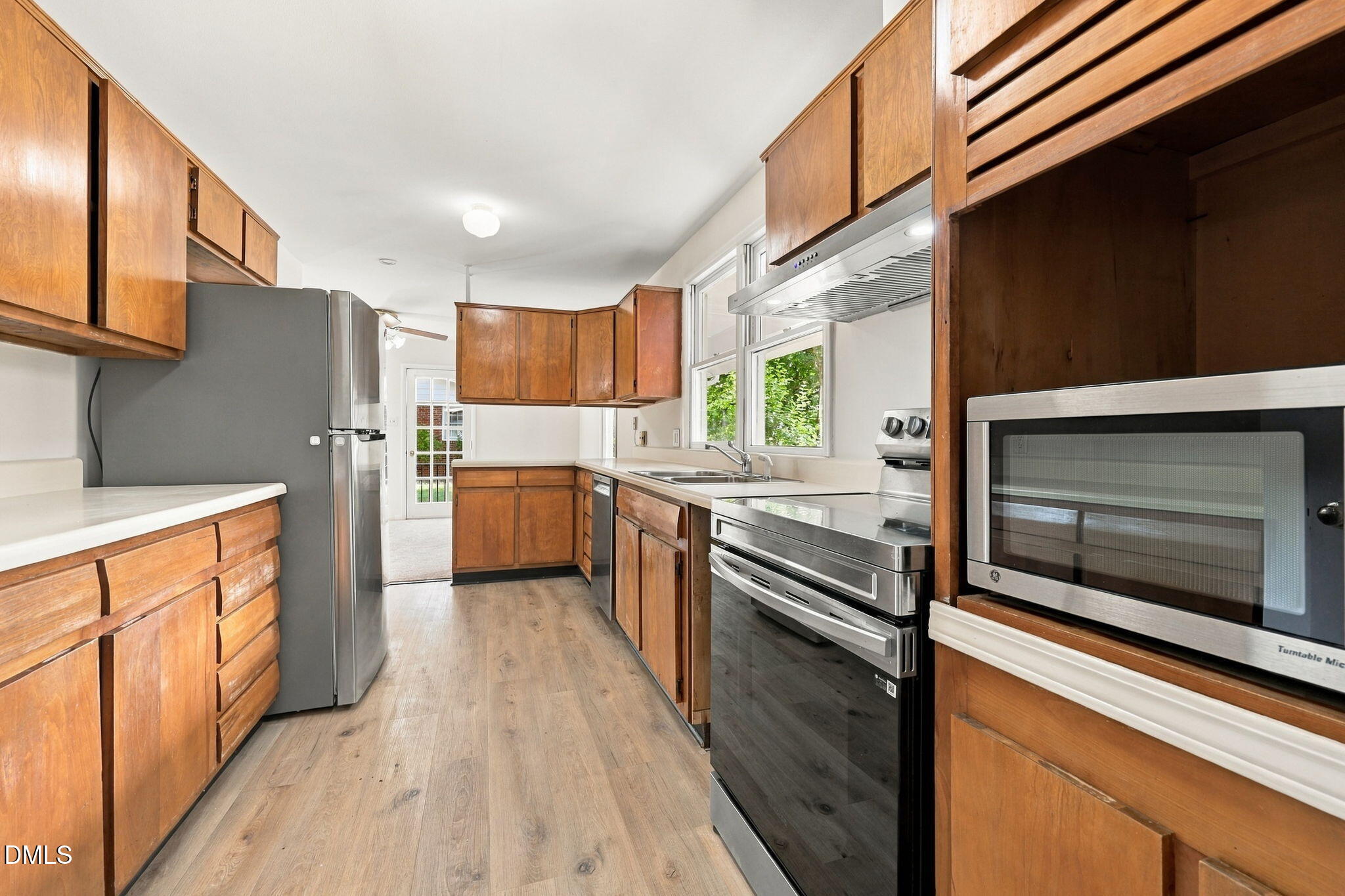 404 Longleaf Drive