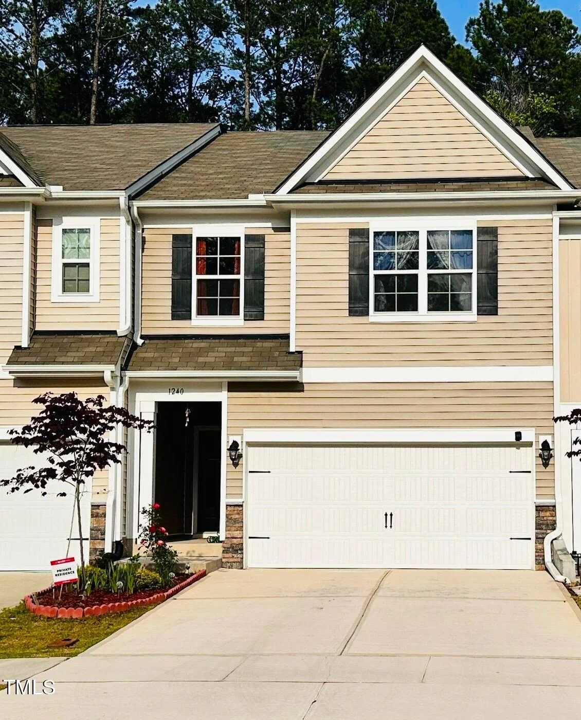 1240 Grenshaw Drive