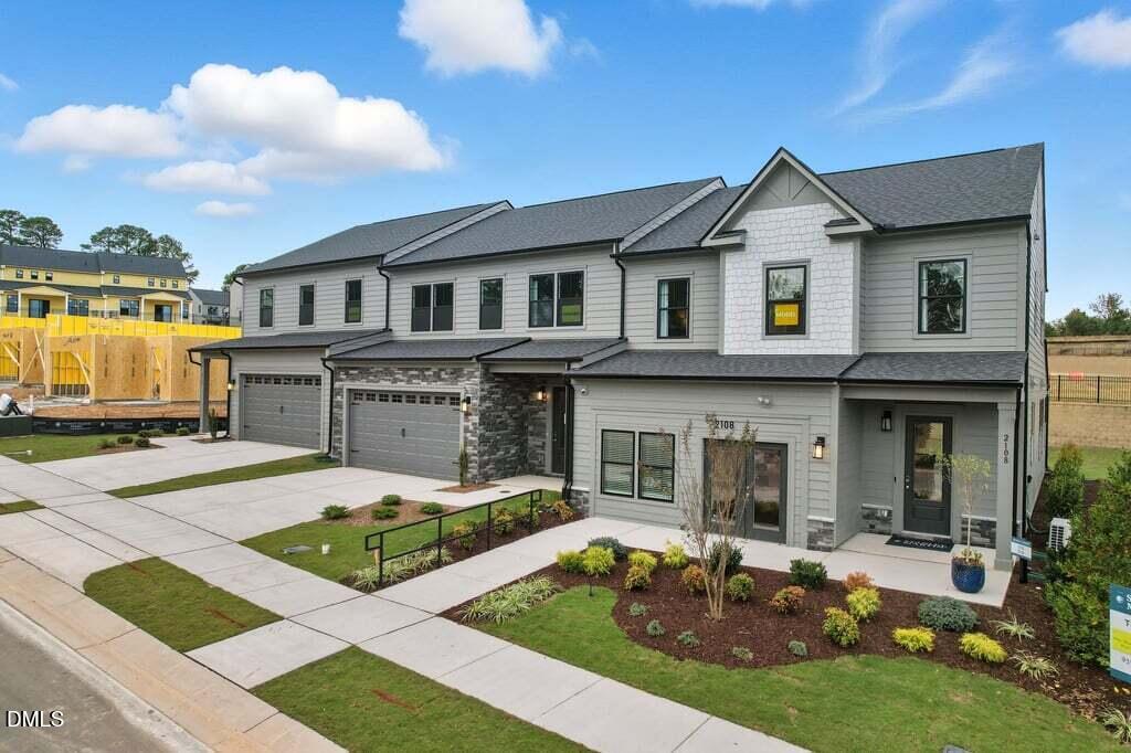 1105 Palisade Bluff Lane