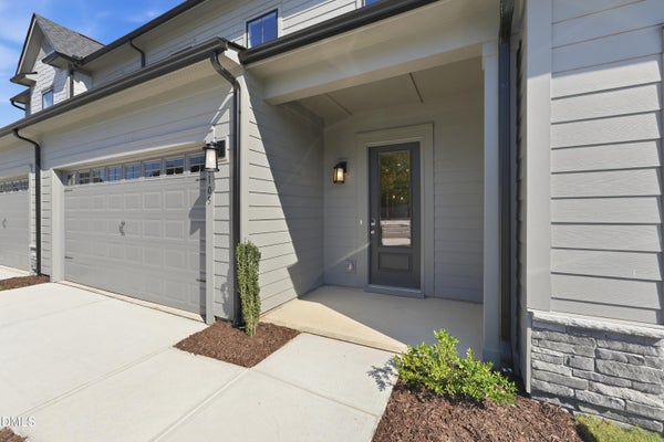 1105 PALISADE BLUFF LN, APEX, NC 27502 - Image 5e6a0b7c4397f75d3ce131e225510e32/3789901115