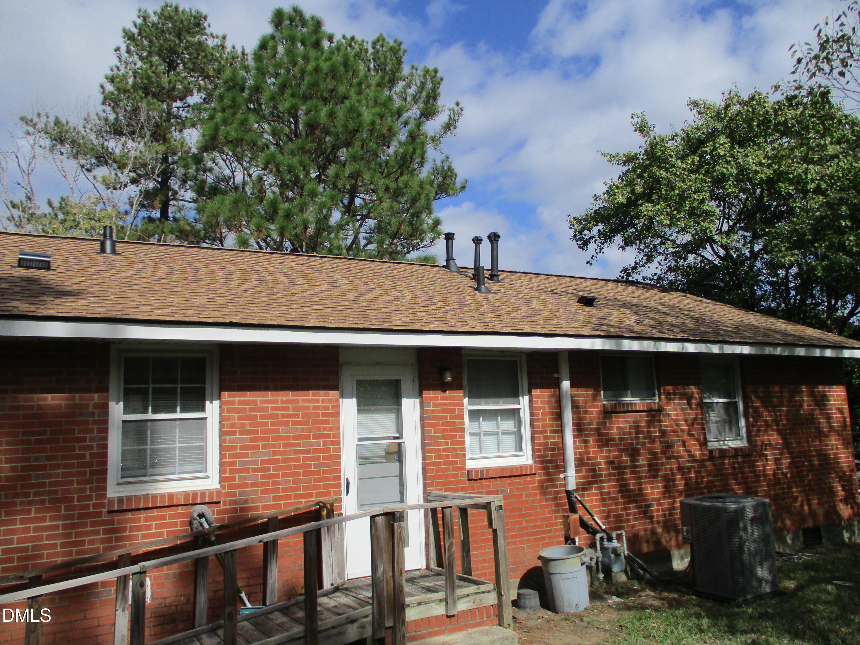 1008 Hadley Road