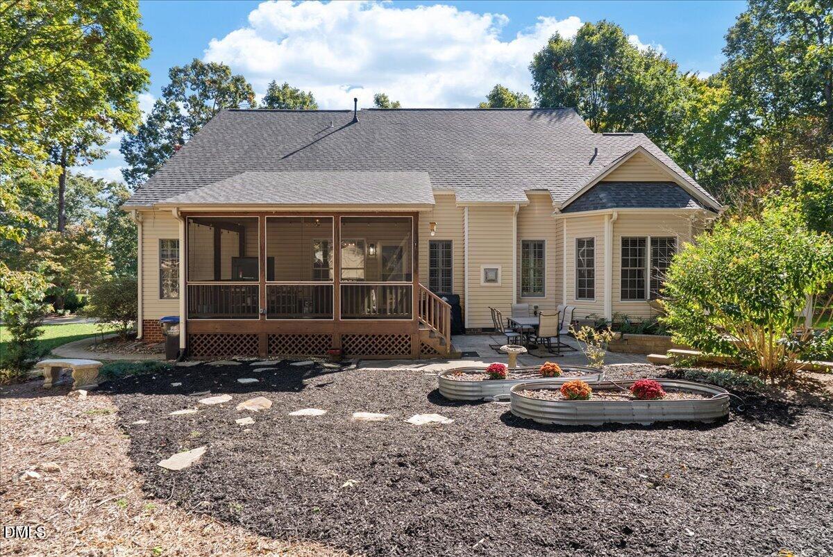 15 Woodhollow Drive