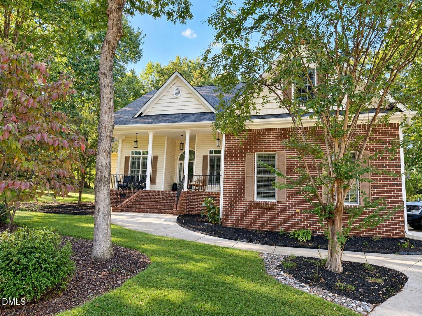 15 Woodhollow Drive