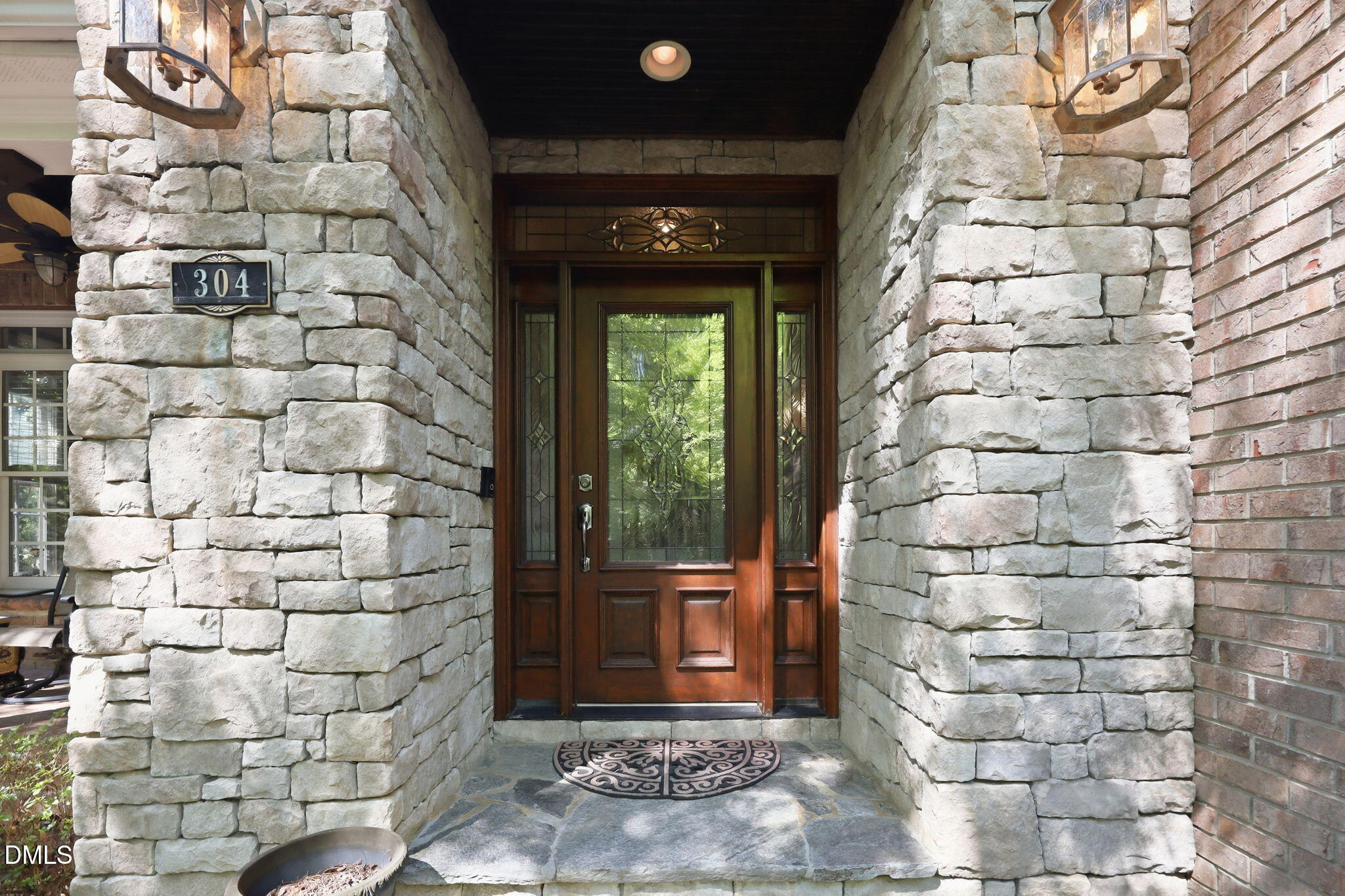 304 Flint Point Lane