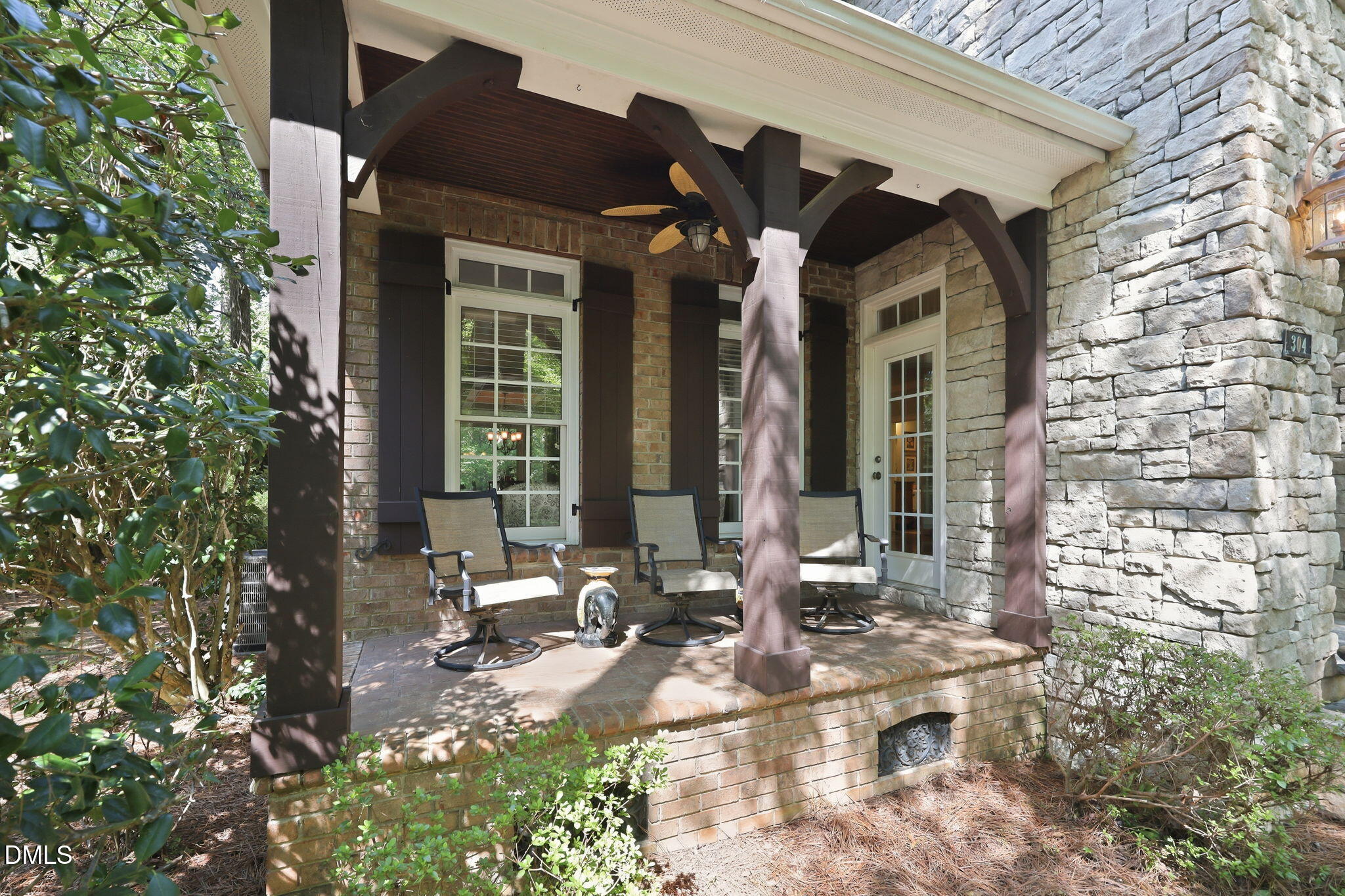 304 Flint Point Lane