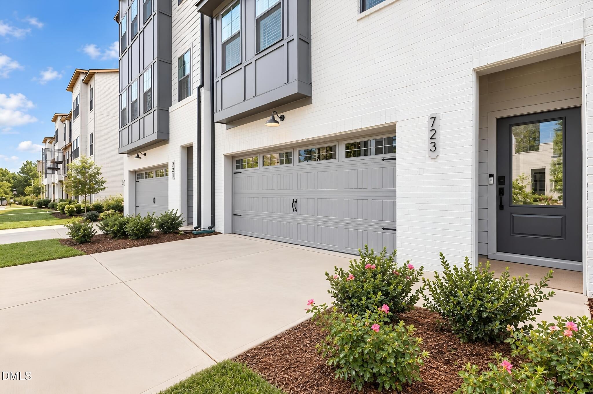 723 Mildred Oaks Court