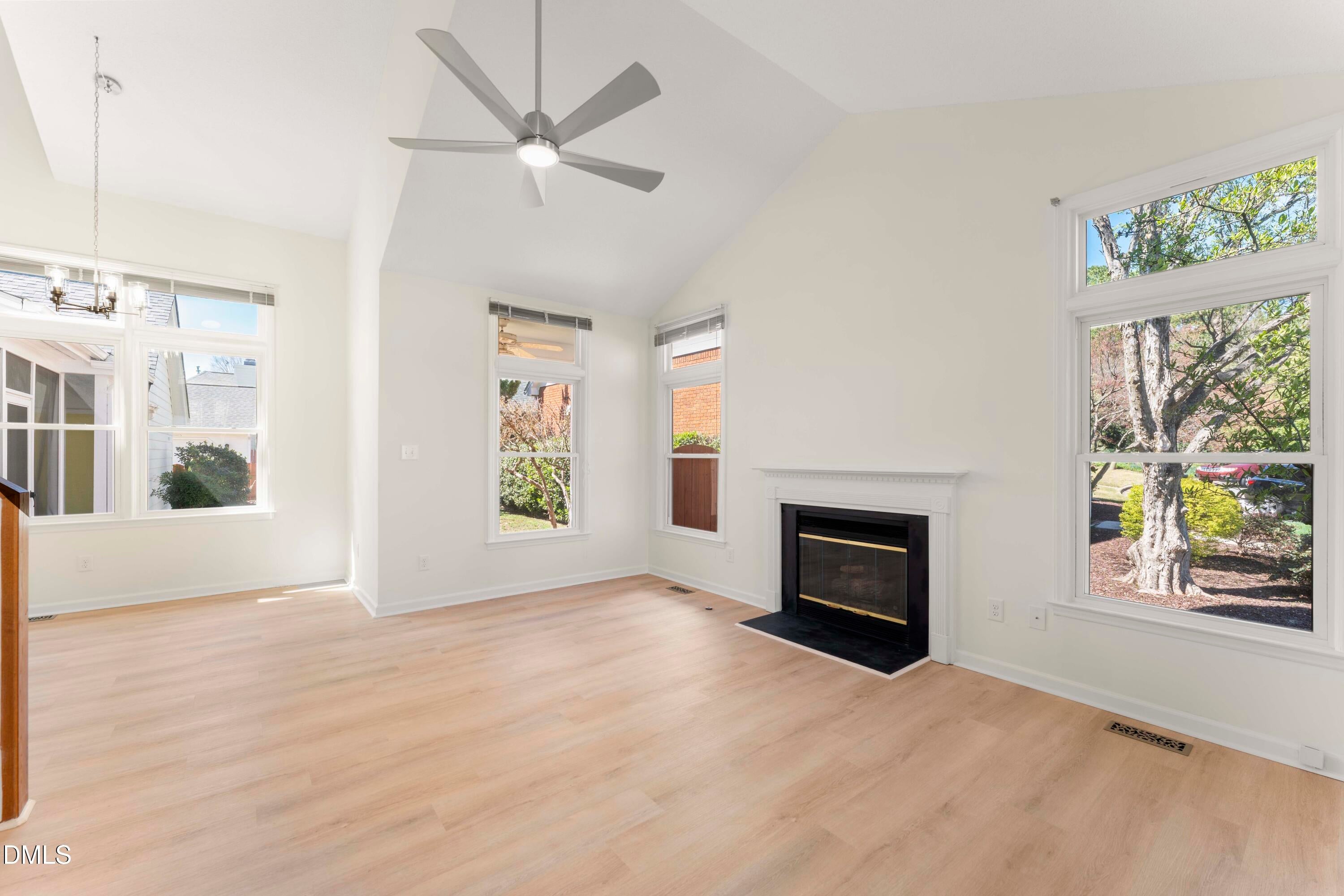107 Crestpoint Court