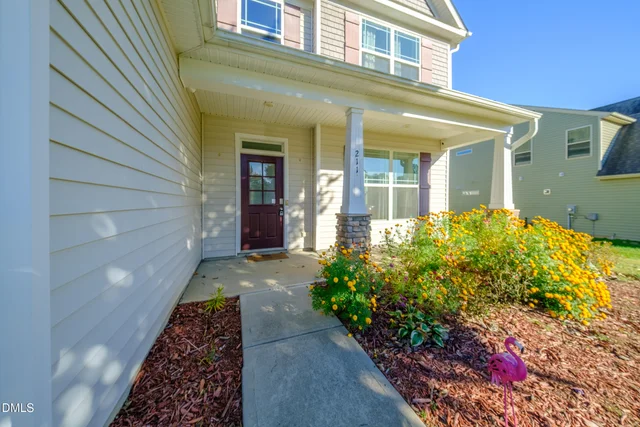 211 Cape Fear Drive, photo 3 of 57