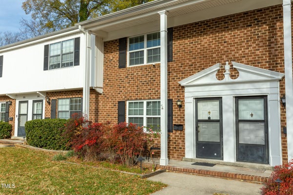 1002 WILLOW DR APT 107, CHAPEL HILL, NC 27514 - Image 60c9efc9a16d2333bfe52e23610dae78/34267438