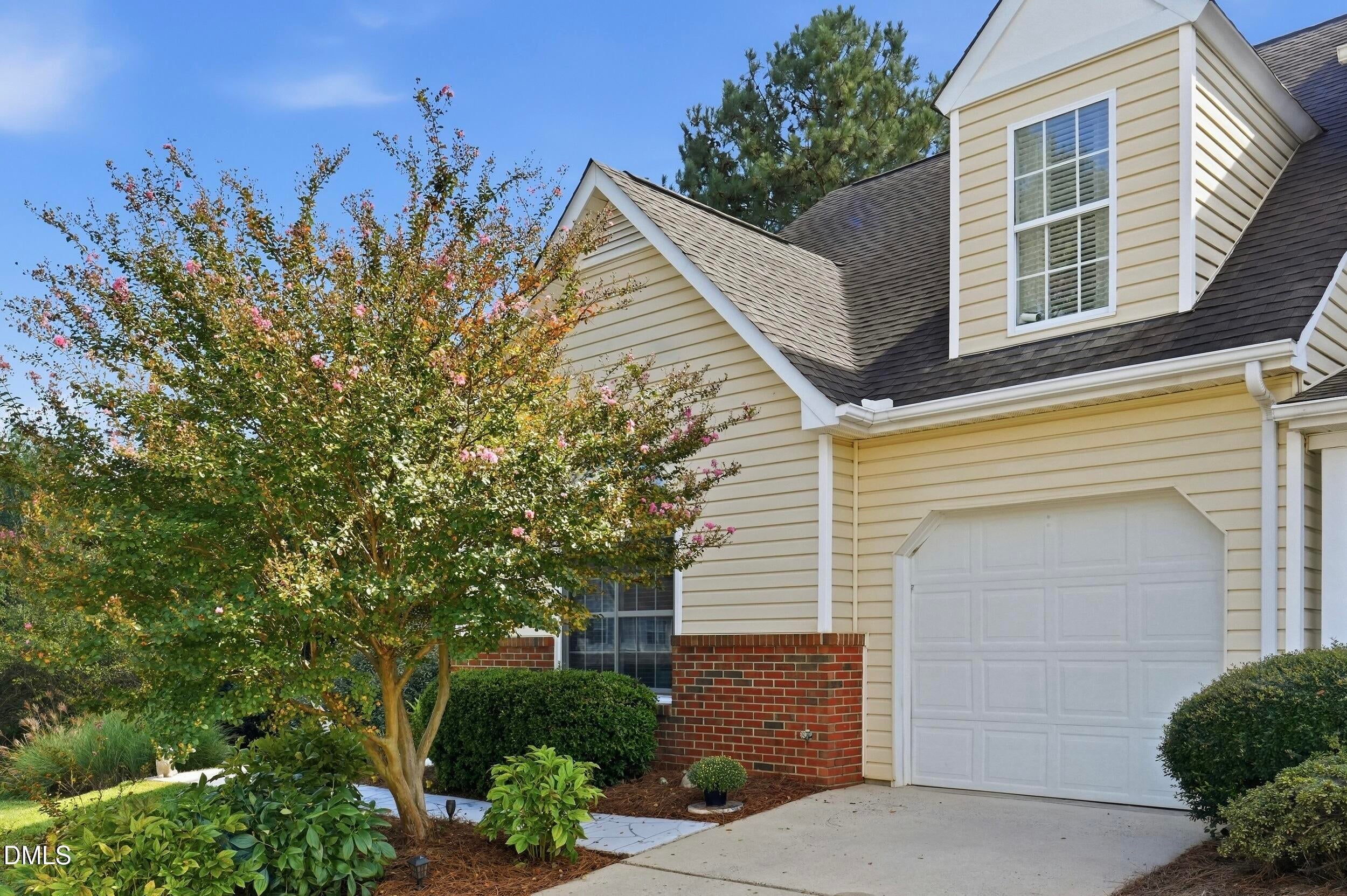 6401 Bellcross Trail