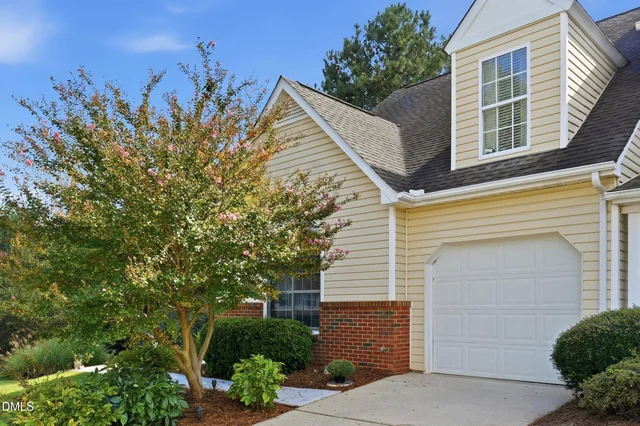 6401 Bellcross Trail, photo 2 of 20