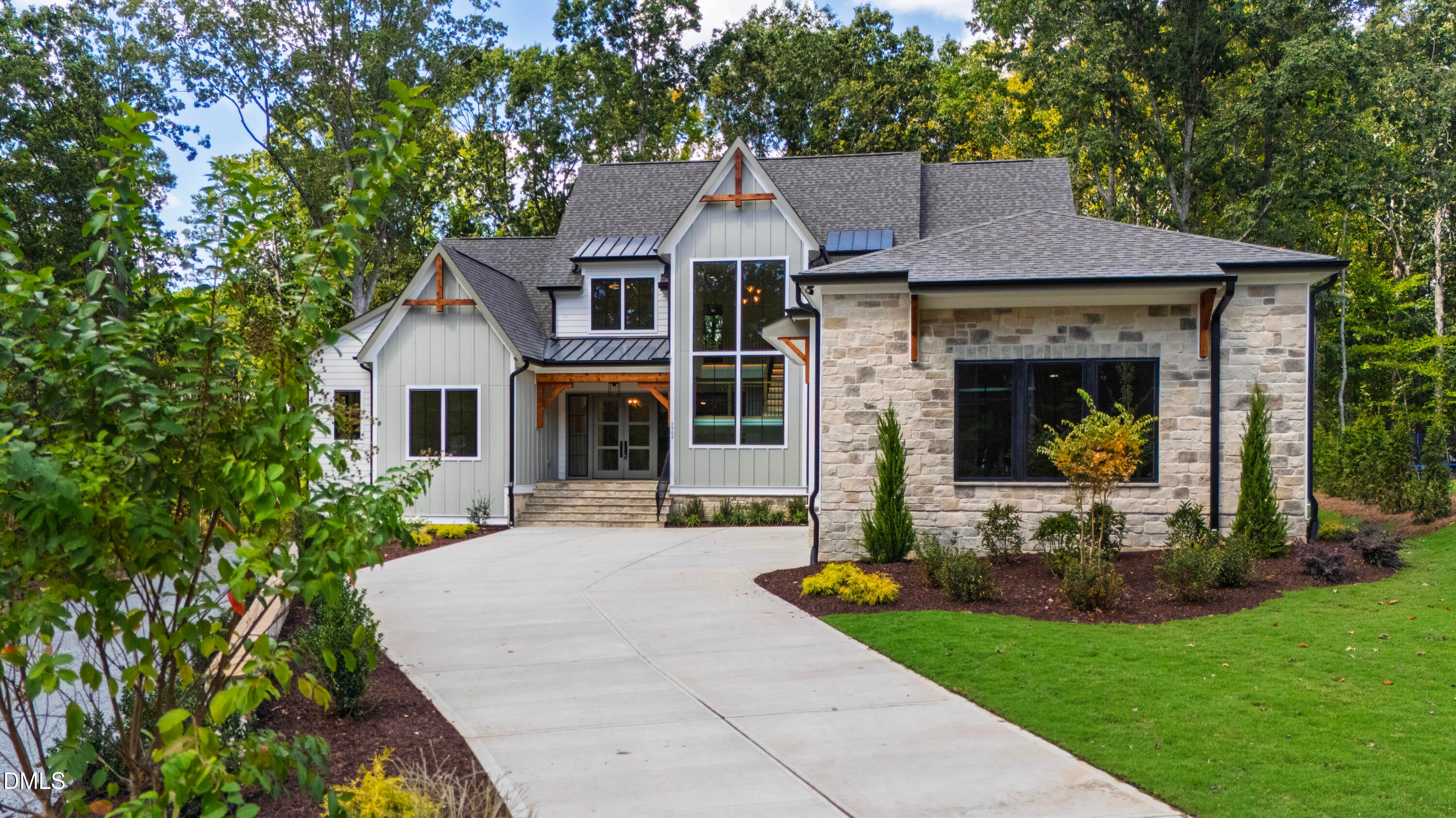 5904 Leone Pride Circle