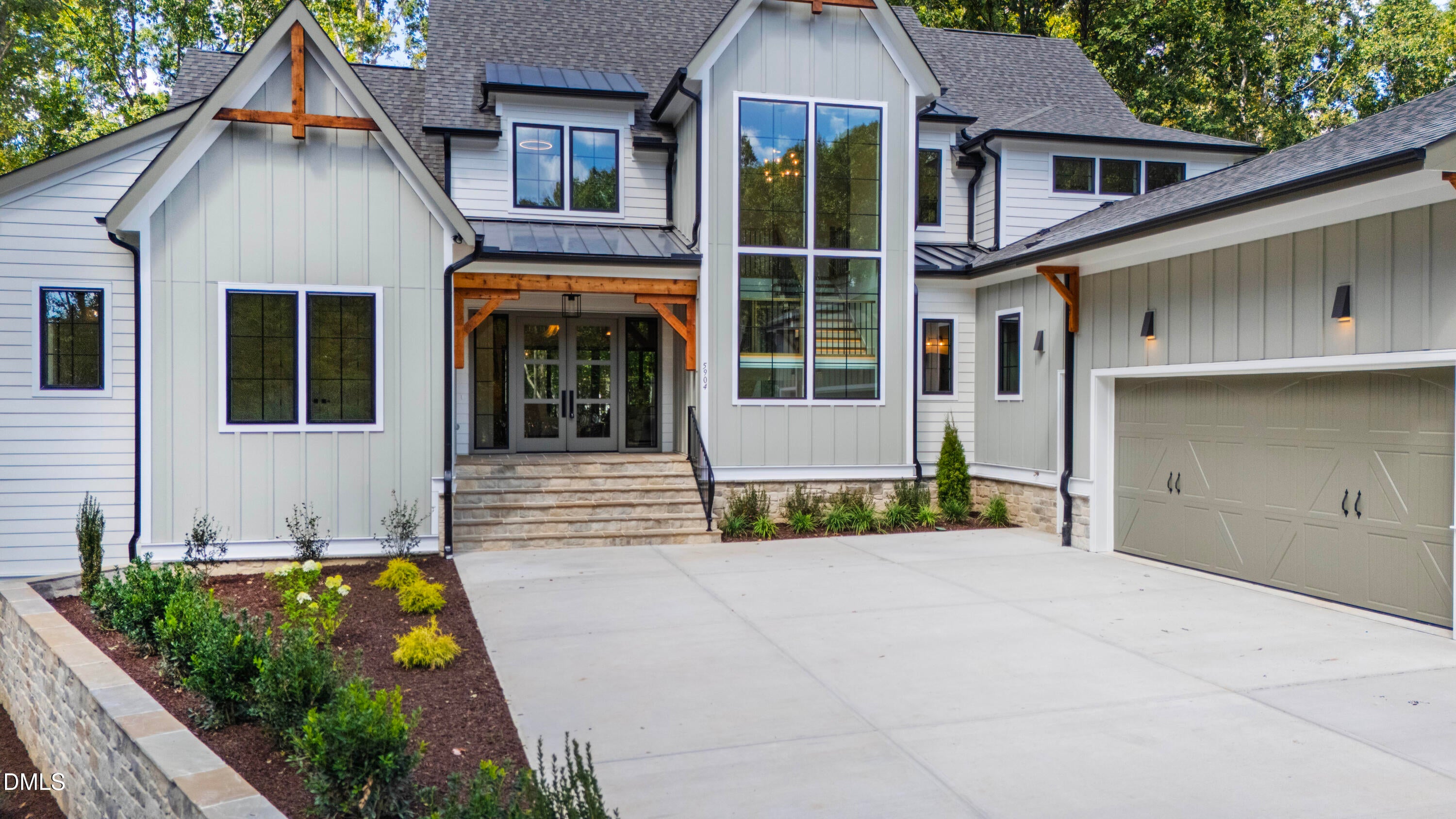5904 Leone Pride Circle