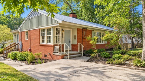 Photo of 320 S Ennis Street, Fuquay Varina, NC 27526 (MLS # 10192053)