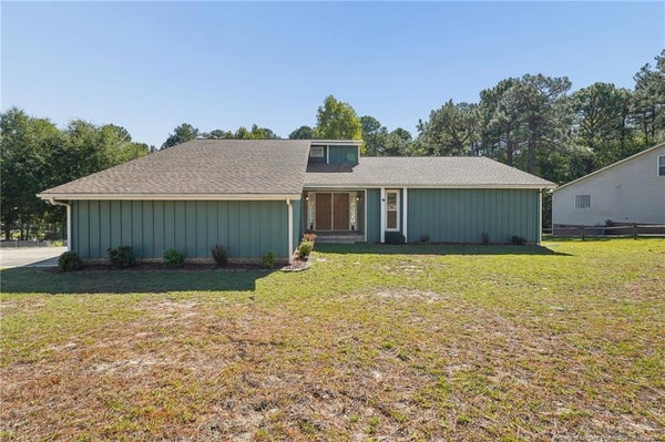 10 BLUE HERON CT, SANFORD, NC 27332 - Image 629a95afd2d475d98e4e9c075406c63c/1393949273