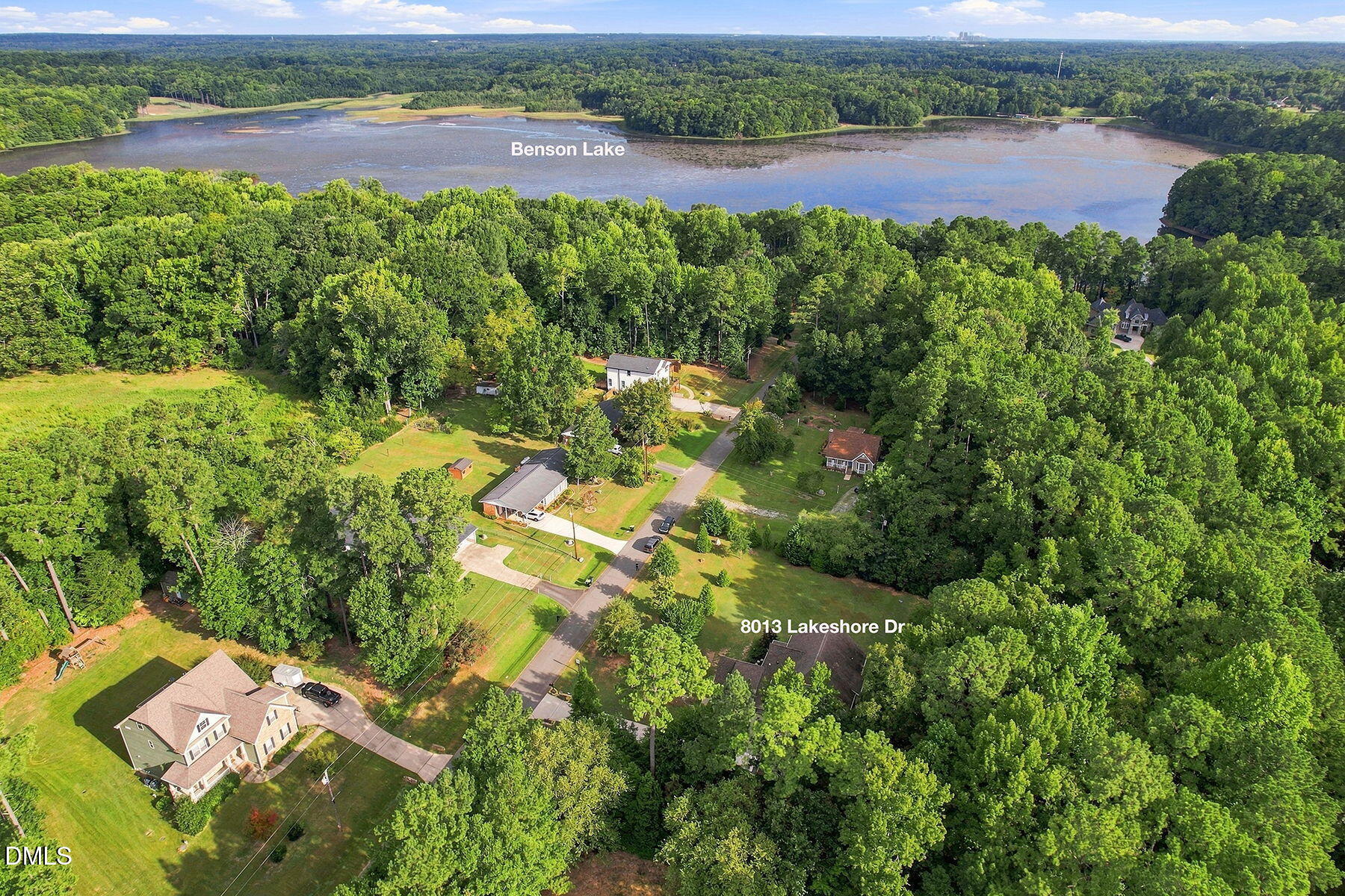8013 Lakeshore Drive