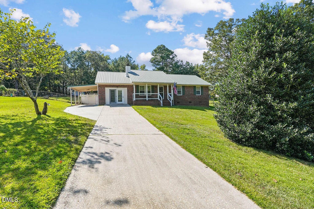 90 Oakridge Avenue
