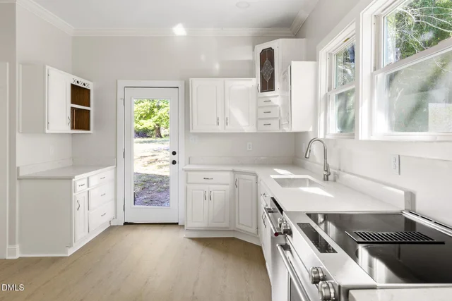 530 W King Street, photo 5 of 31