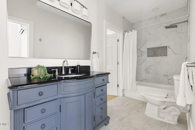 530 W King Street, photo 3 of 31