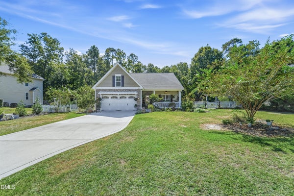 1407 CHADWICK SHORES DR, SNEADS FERRY, NC 28460 - Image 6591a6e1d2d98b9e85ed7fe1f57c04a2/1130258046