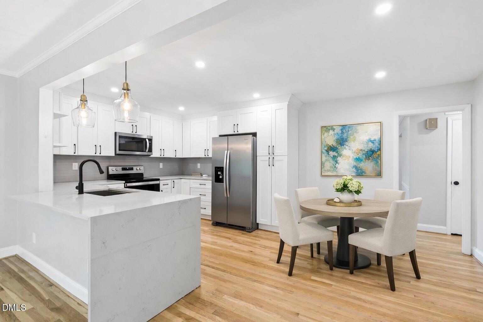 412 Pinecroft Drive