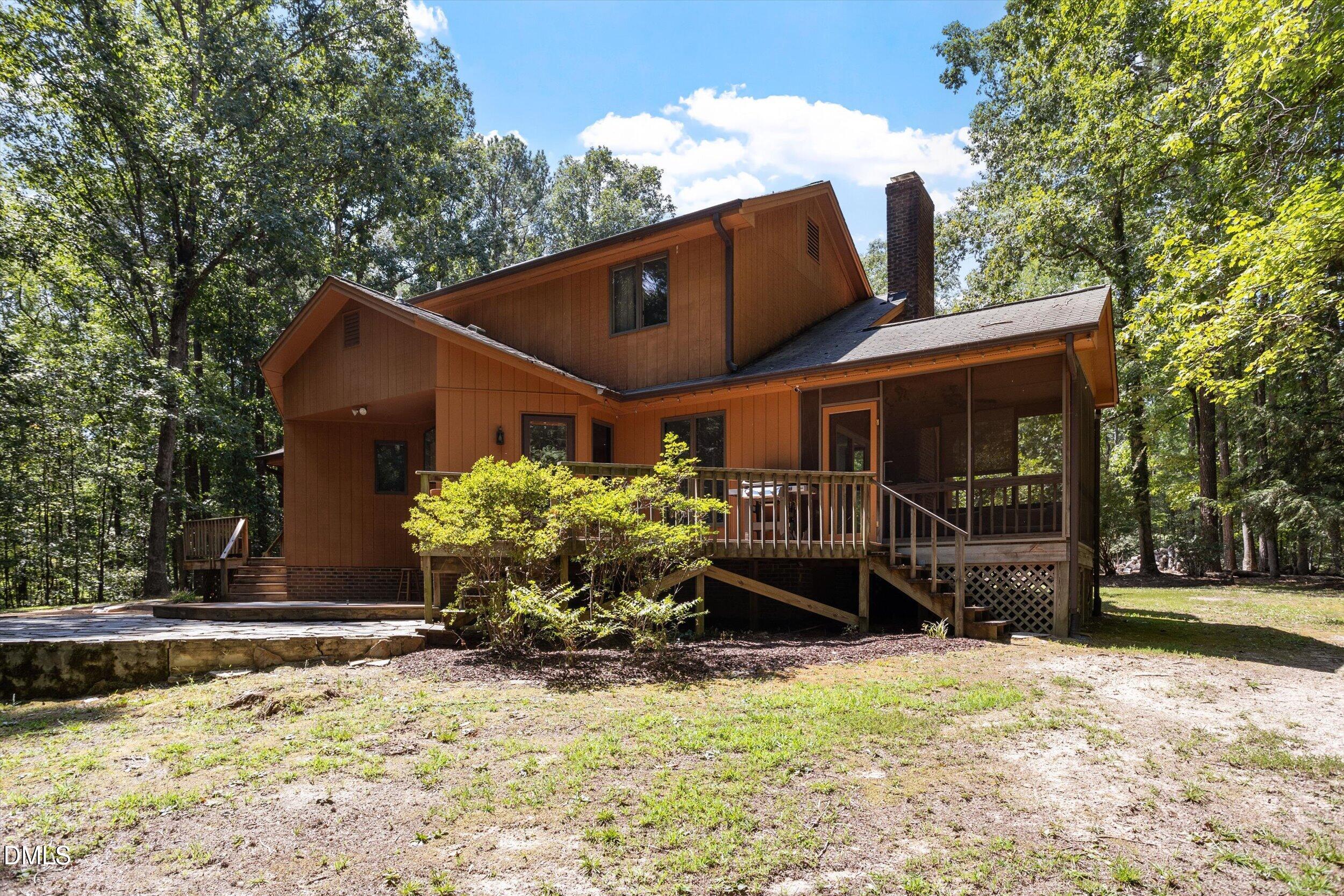 1040 Rolling Knoll Road