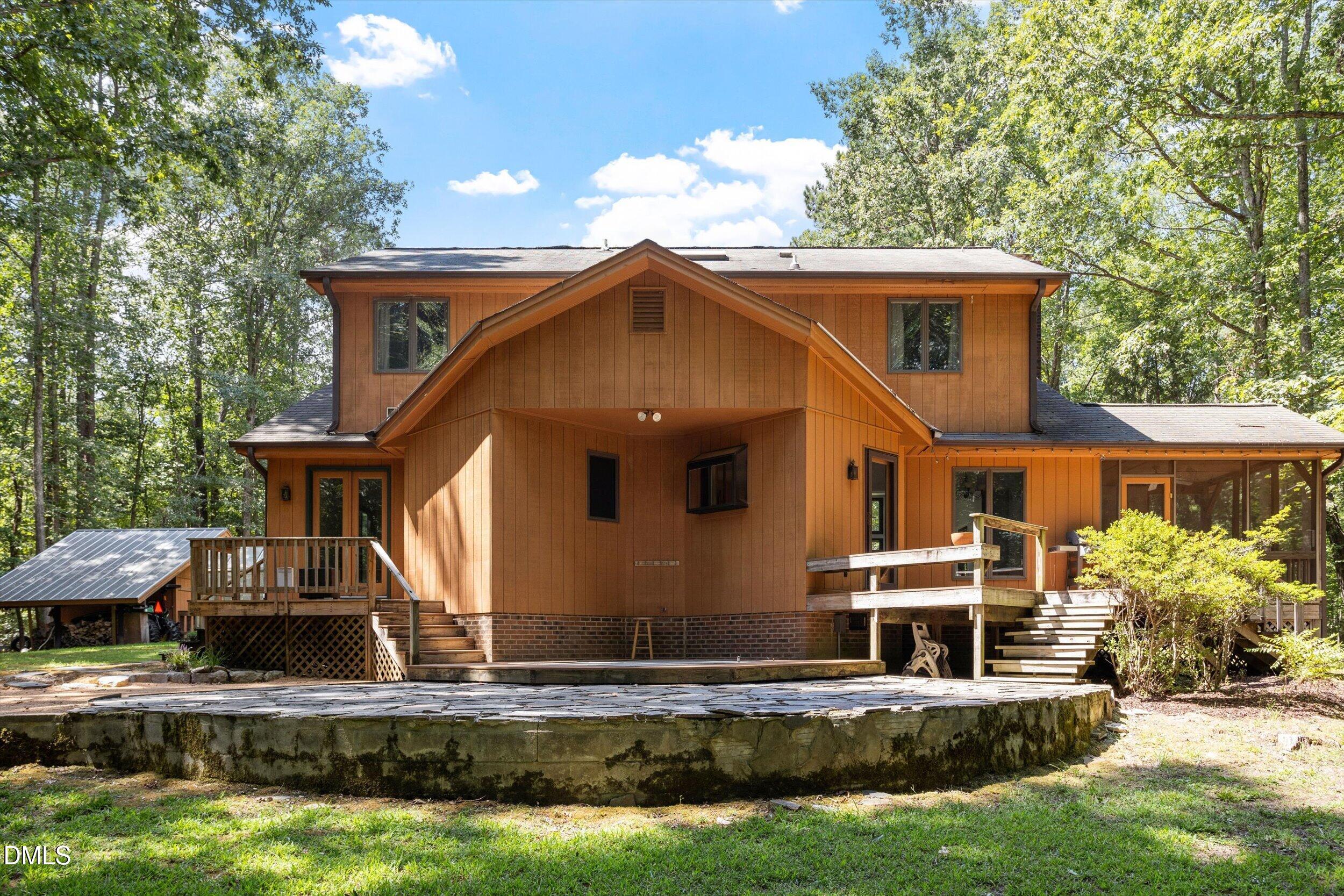 1040 Rolling Knoll Road