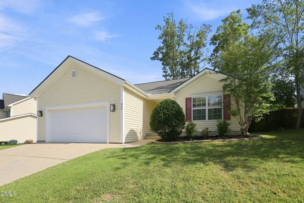 Photo of 412 Holly Thorn Trace, Holly Springs, NC 27540 (MLS # 10192387)