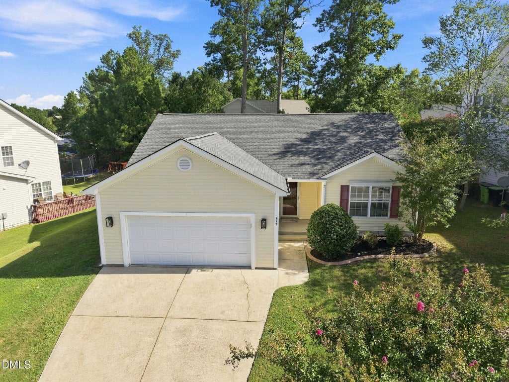 Photo of 412 Holly Thorn Trace, Holly Springs, NC 27540 (MLS # 10192387)