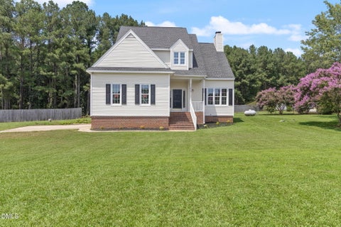 Photo of 1072 Loop Road, Clayton, NC 27527 (MLS # 10186370)