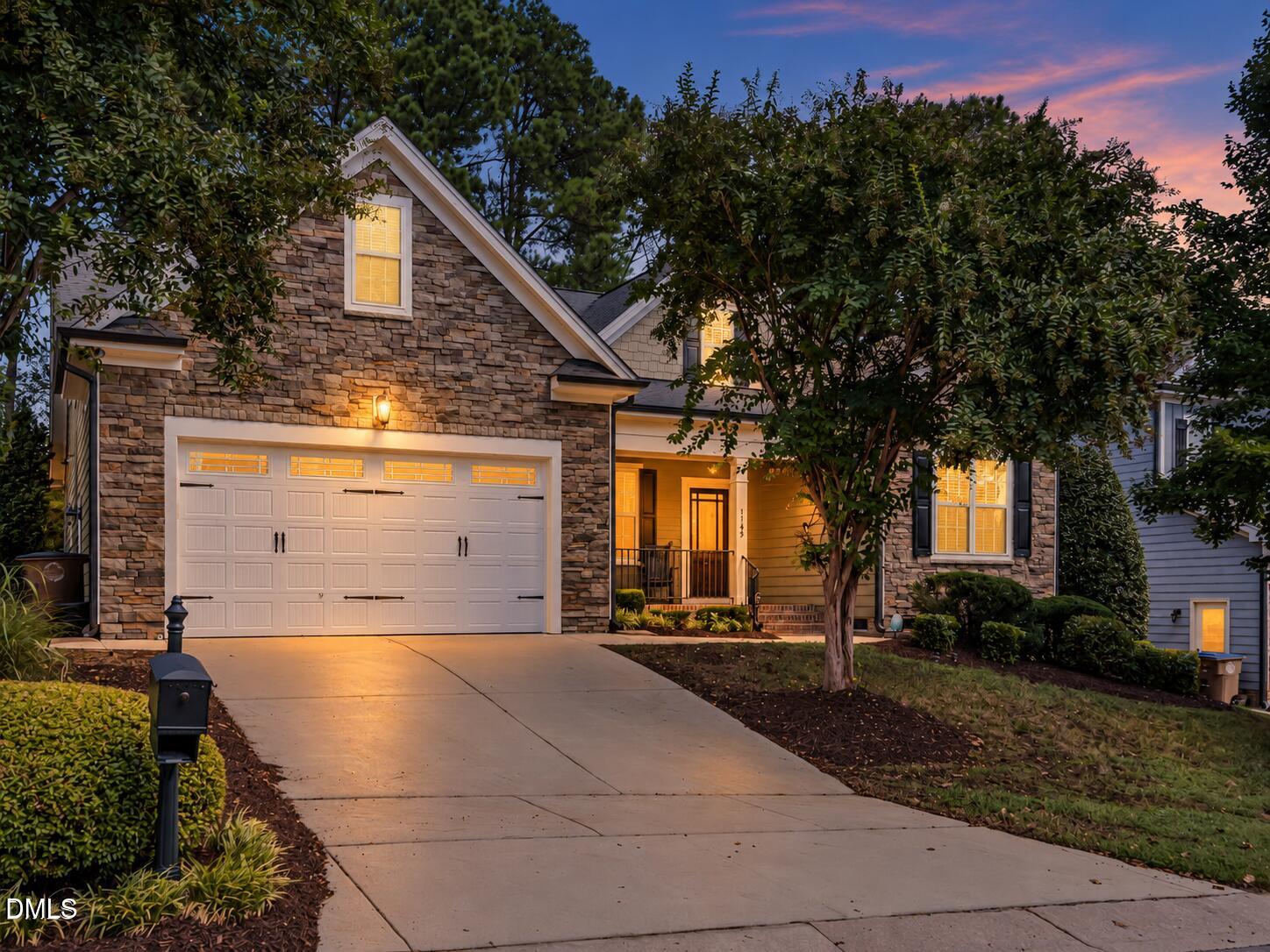 1149 Golden Star Way