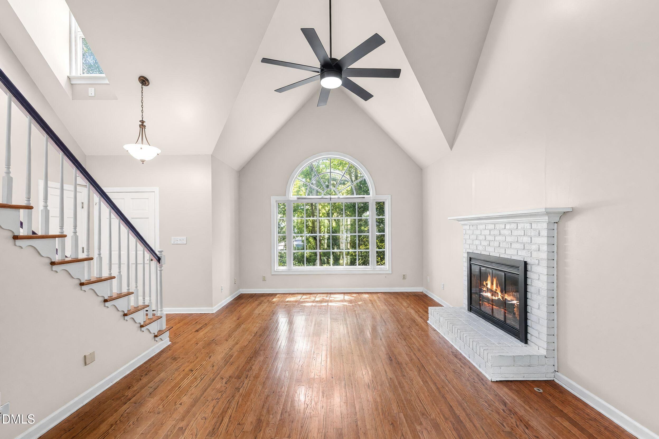1006 Oakwell Court