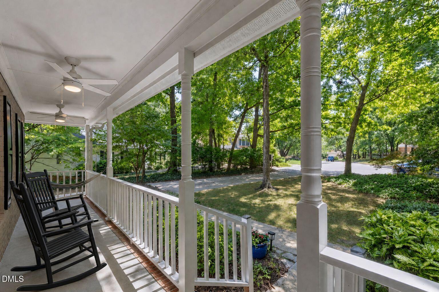 1006 Oakwell Court