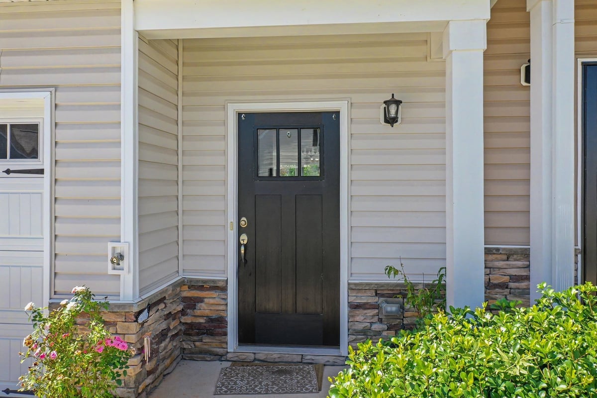856 Pryor Street