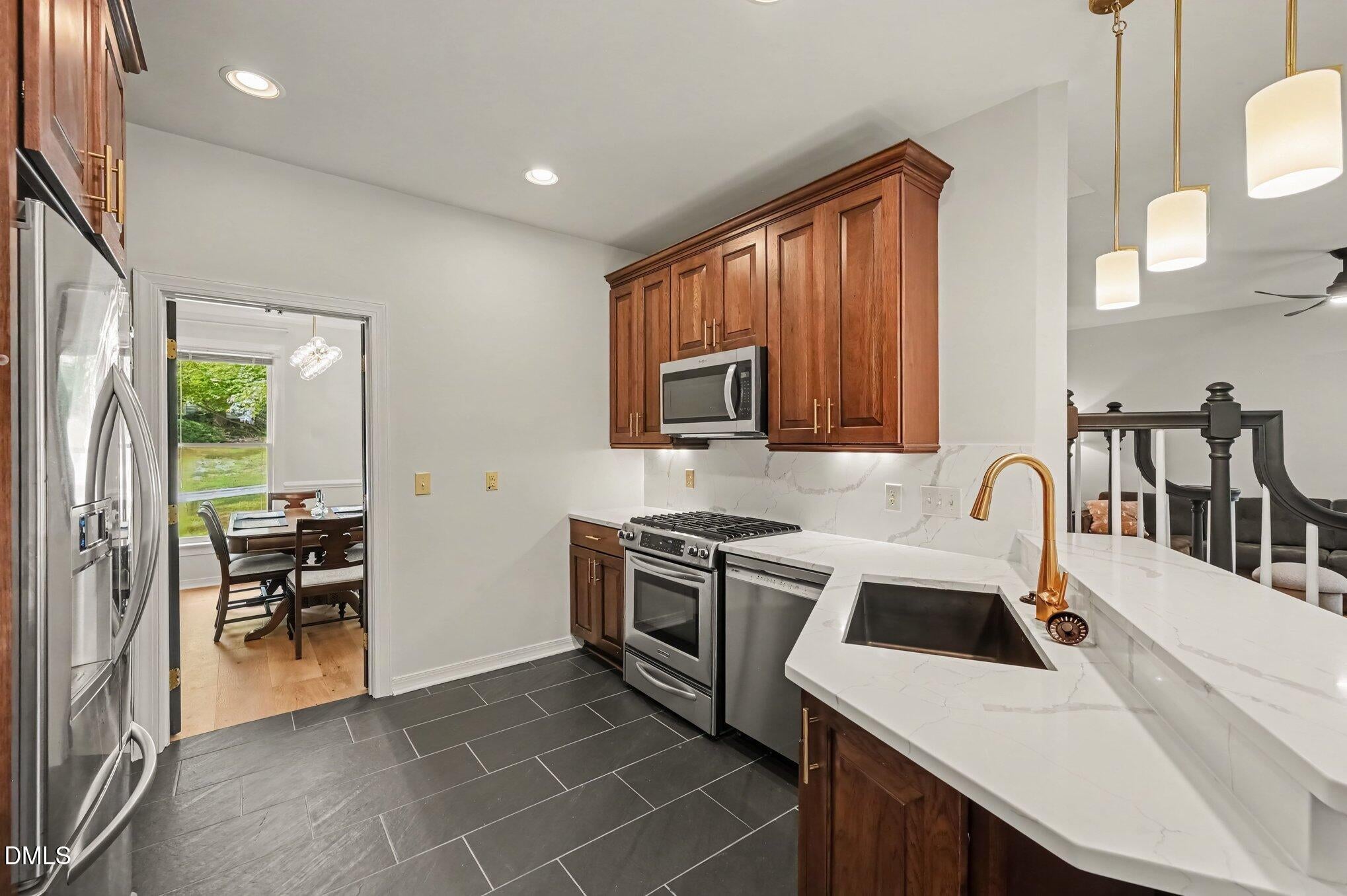 5121 Oakbrook Drive