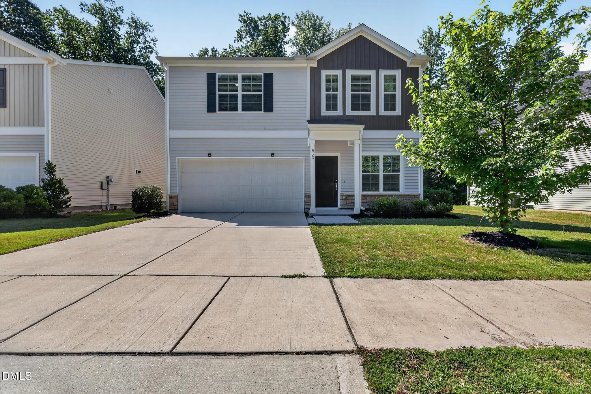933 Stolls Lane