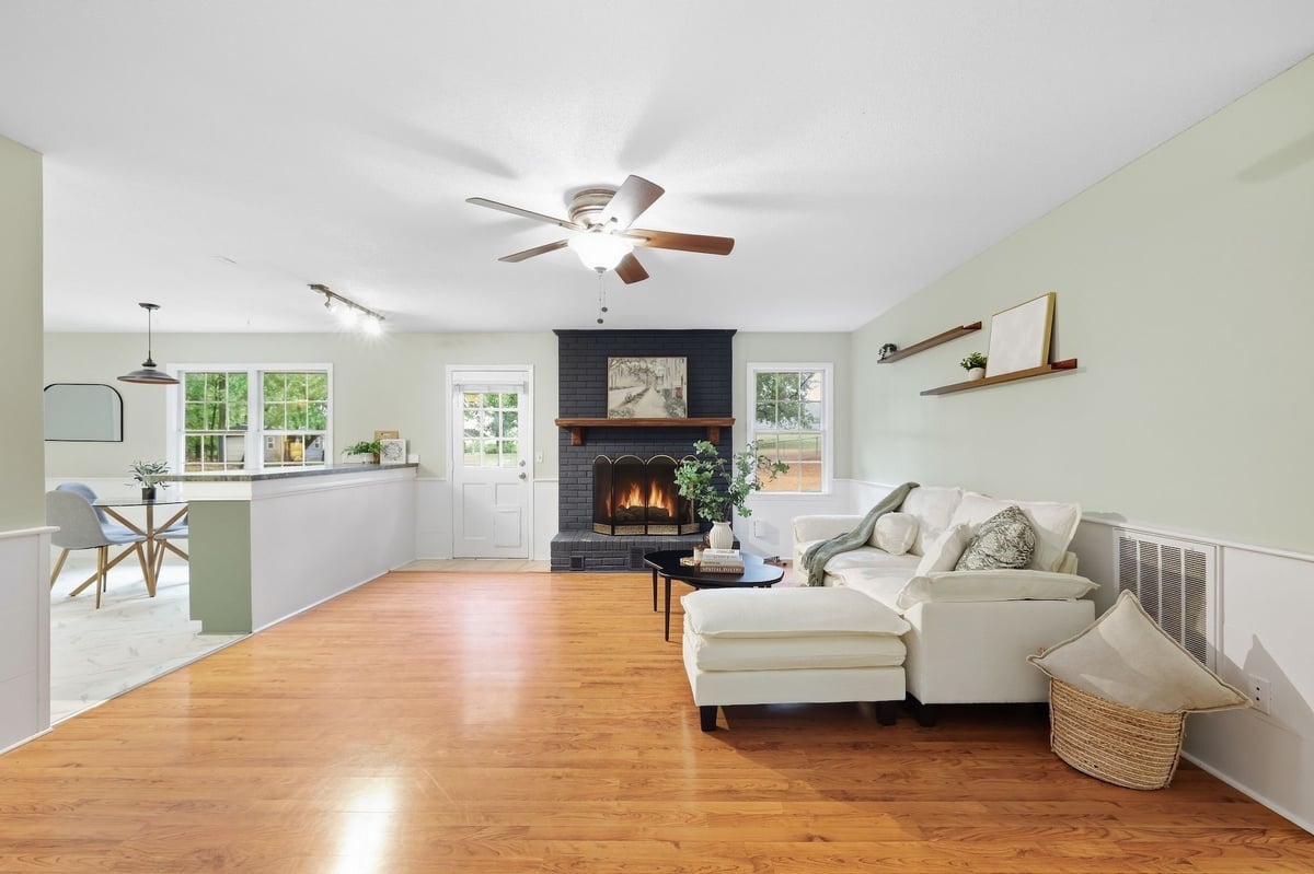 212 Long Street