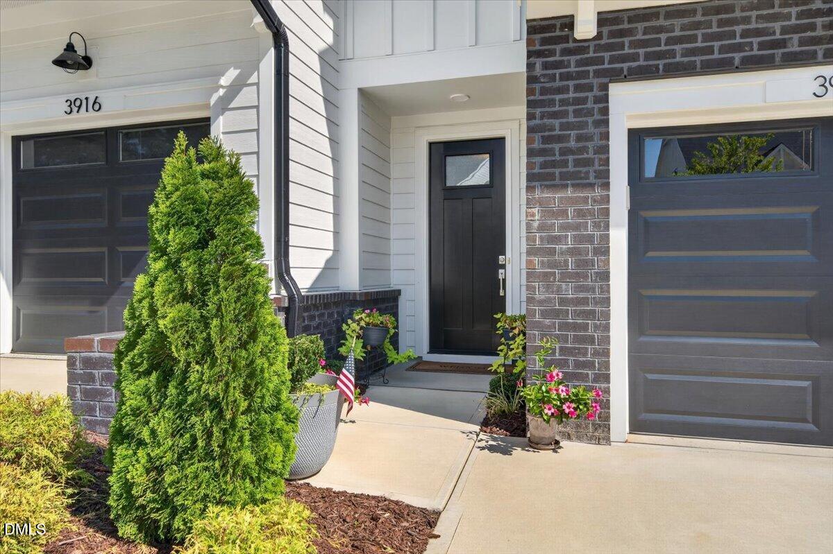 3914 Lost Fawn Court