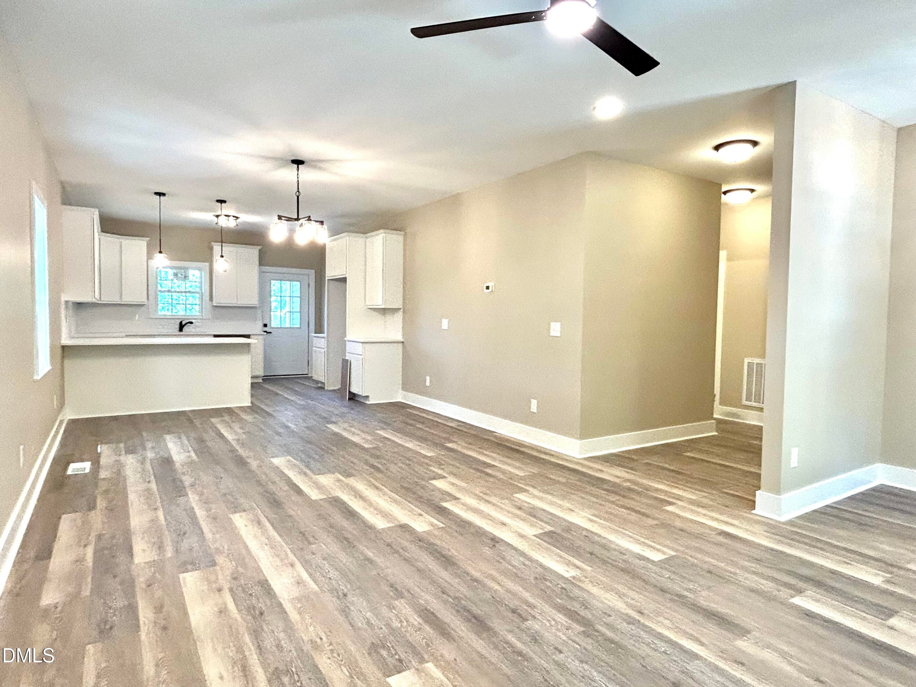940 Lakewind