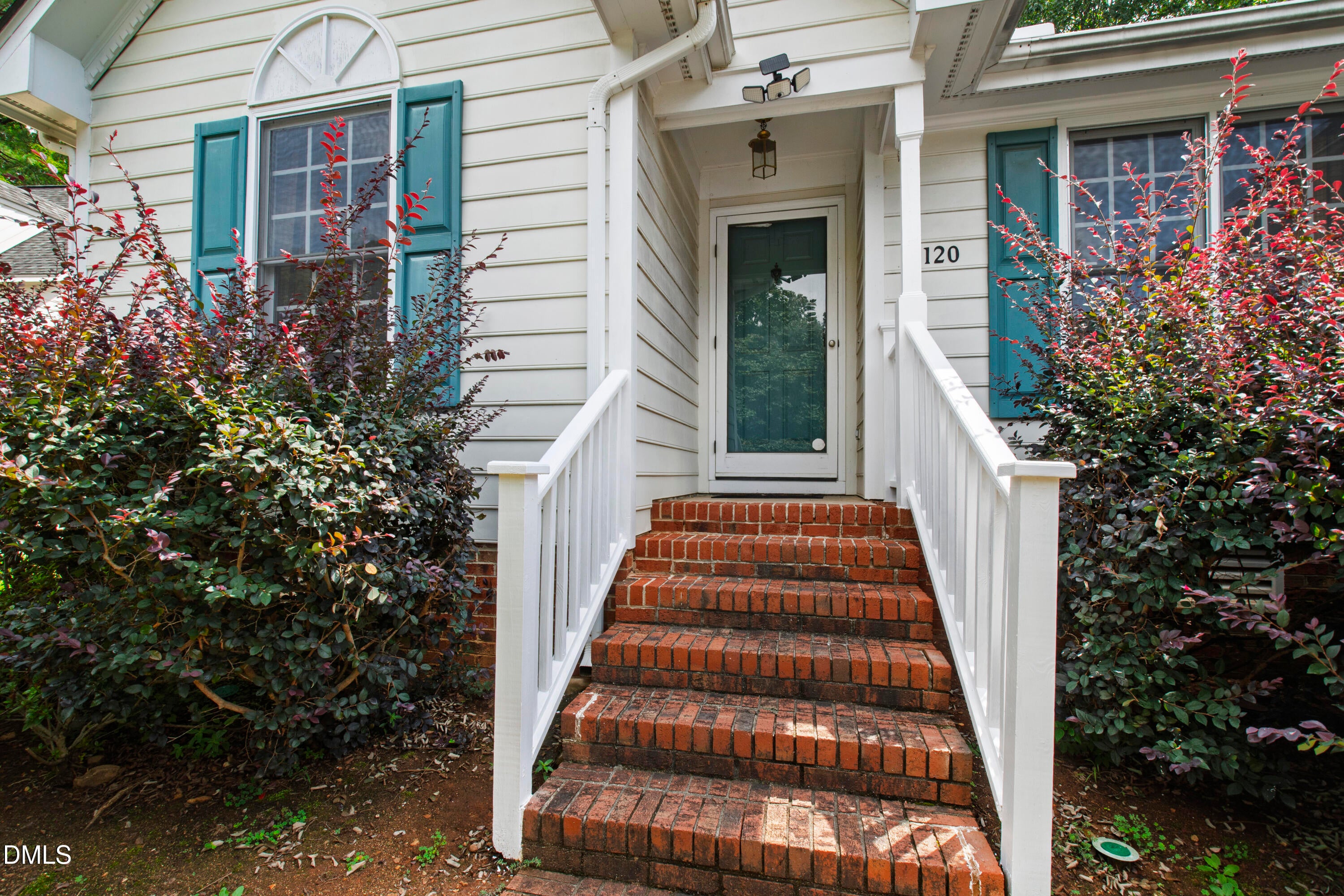 2120 Longwood Drive