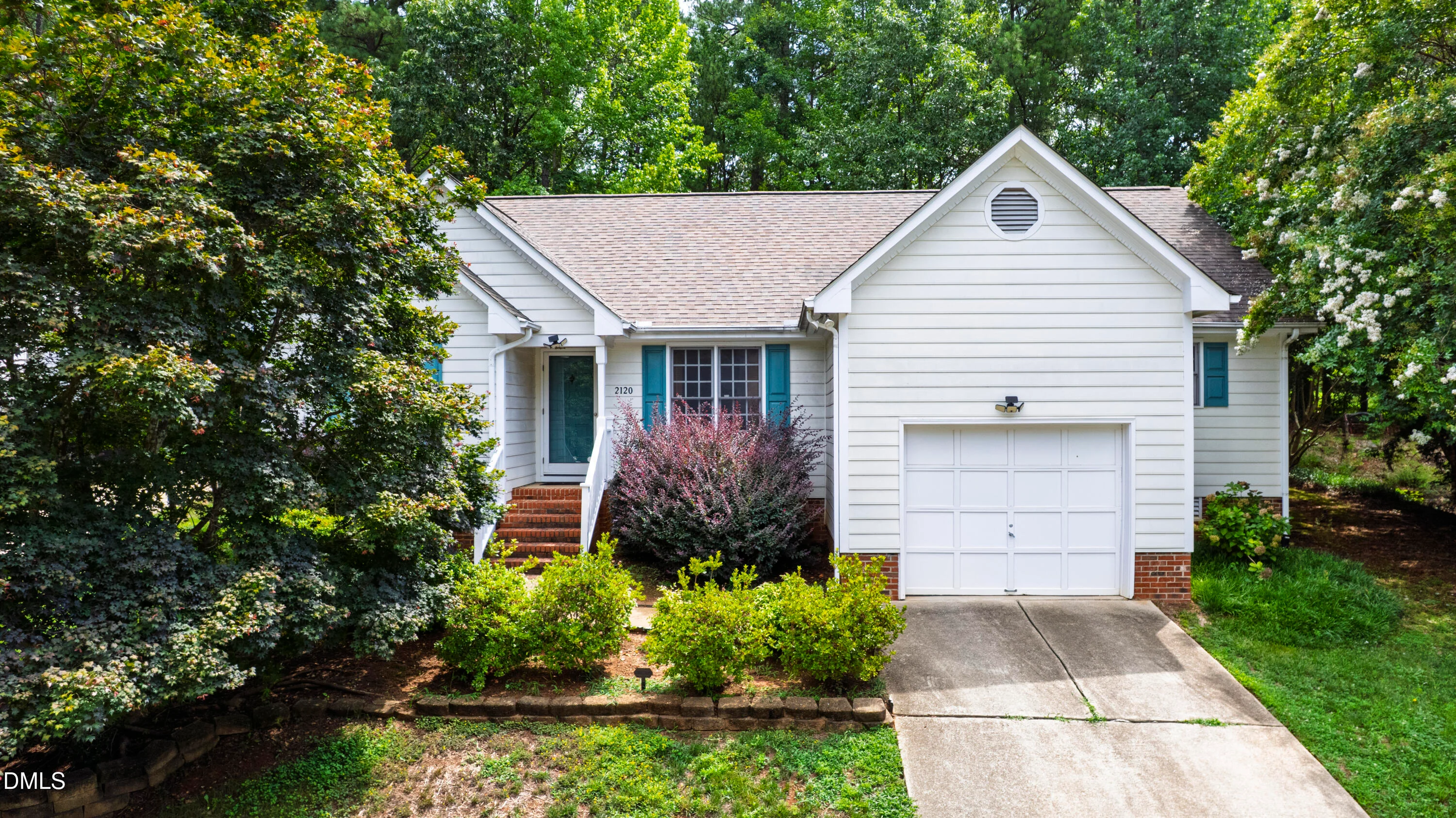 2120 Longwood Drive