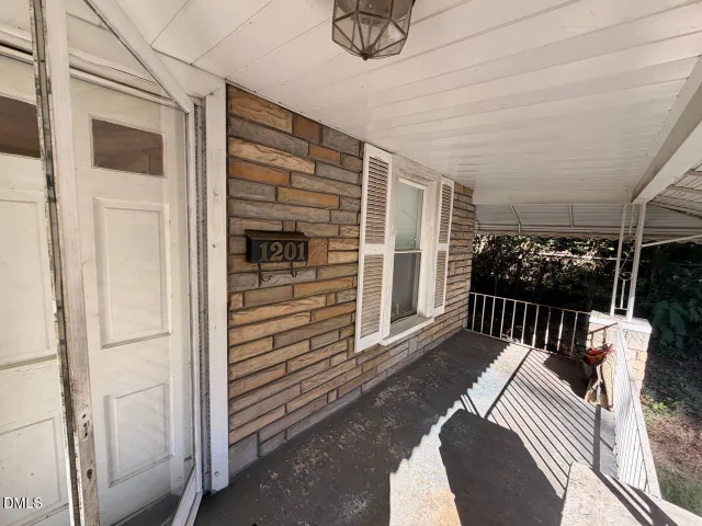 1201 West Avenue, photo 2 of 20