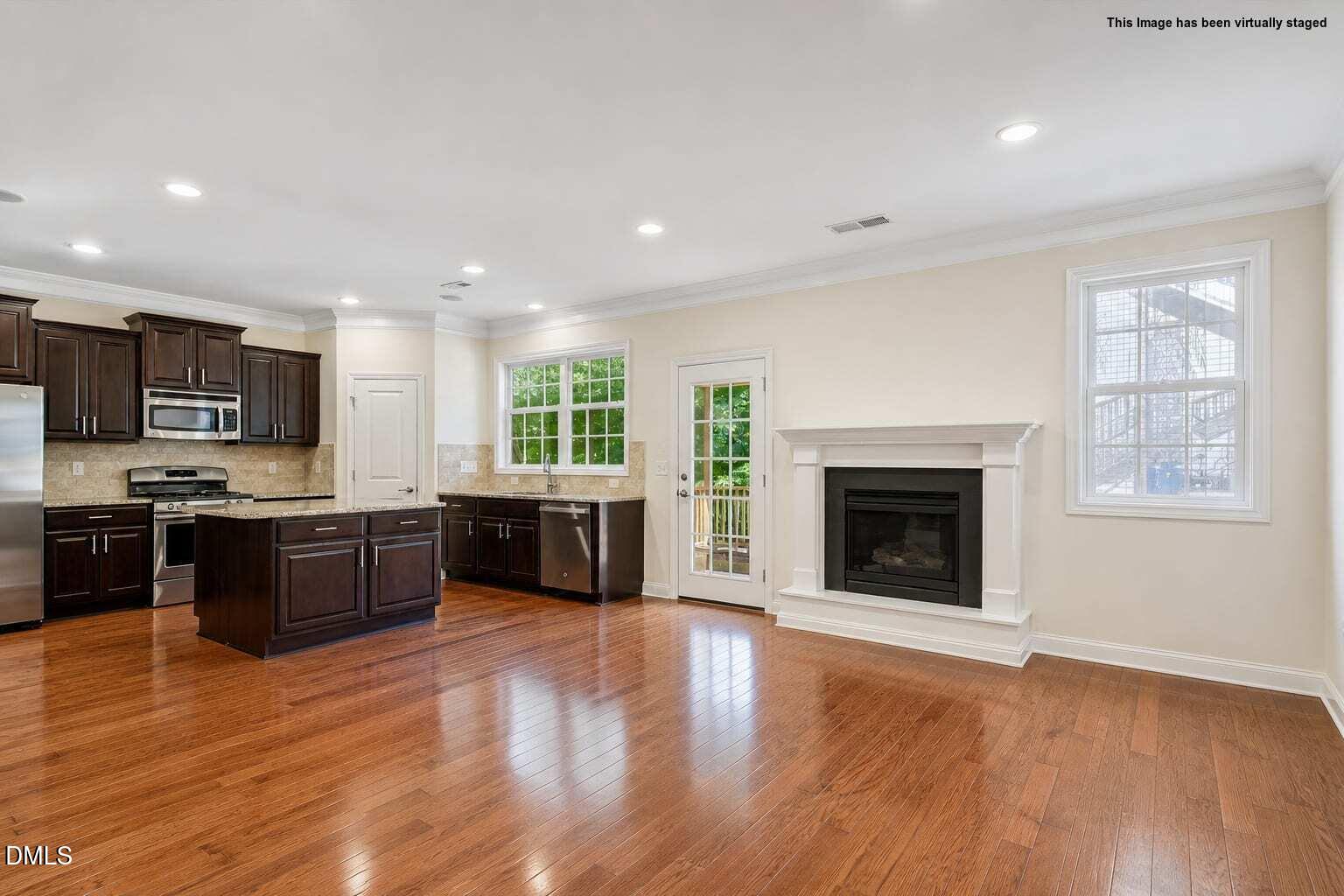 112 Somers Lane