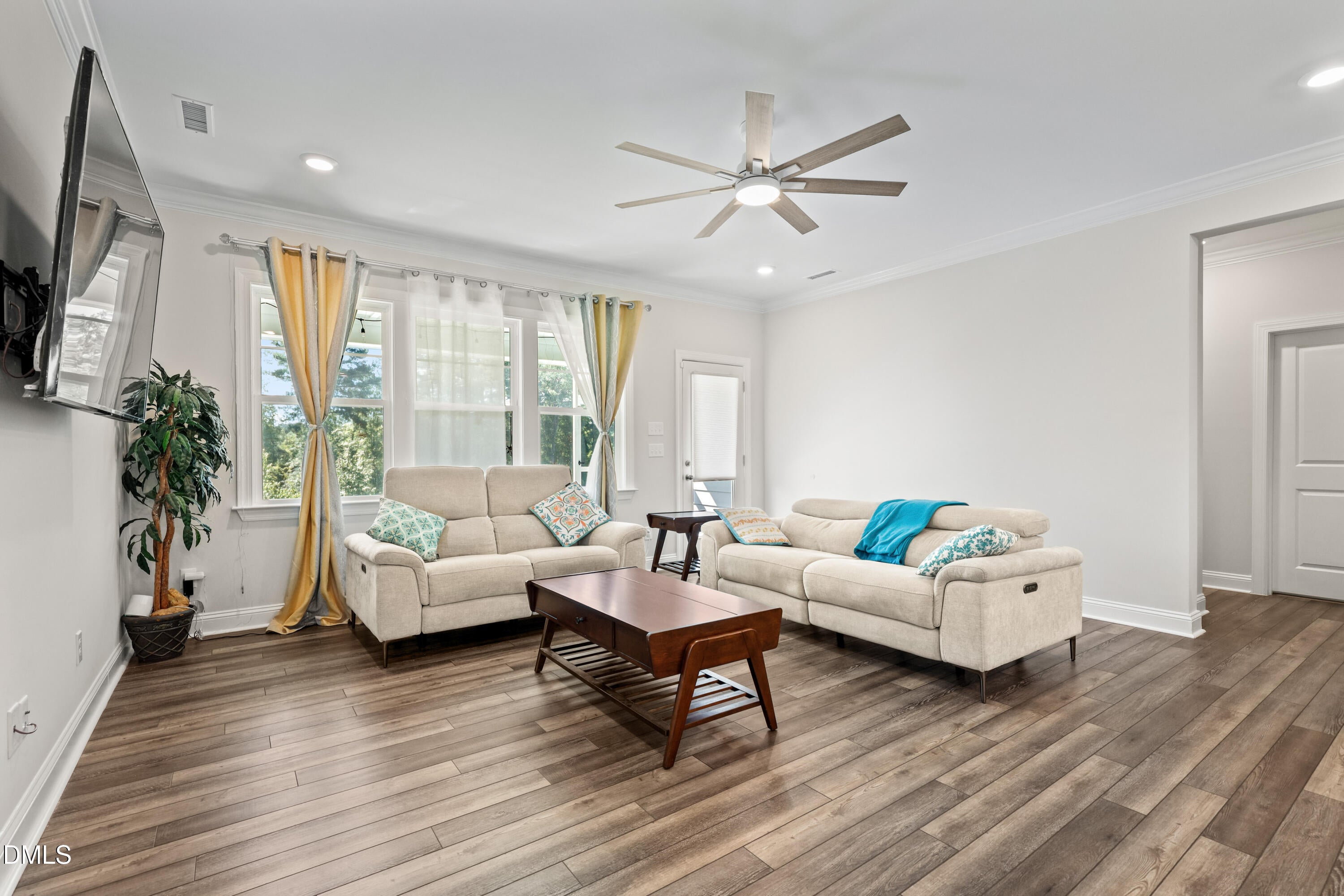 5504 Reach Drive