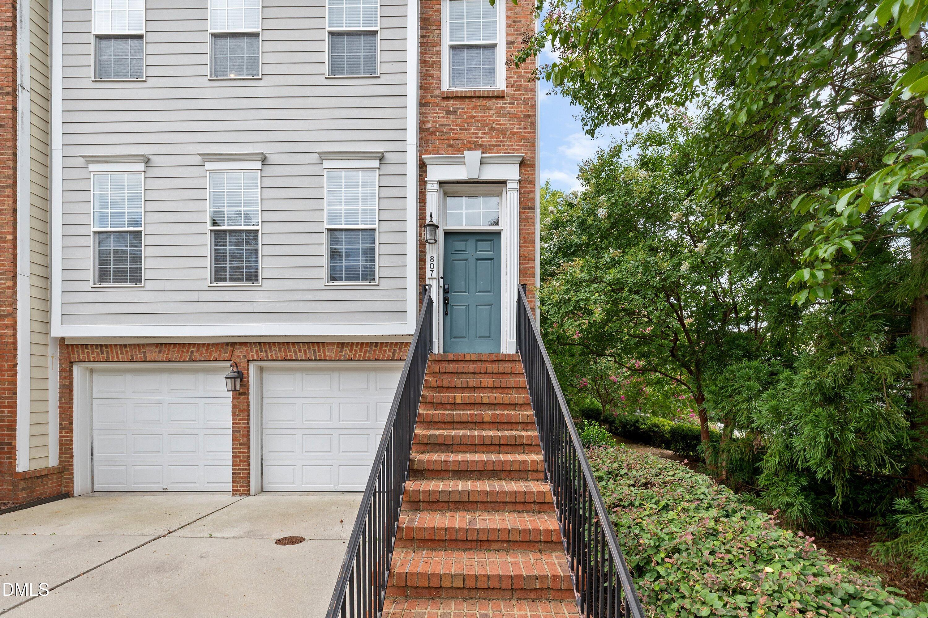 807 Kirkeenan Circle