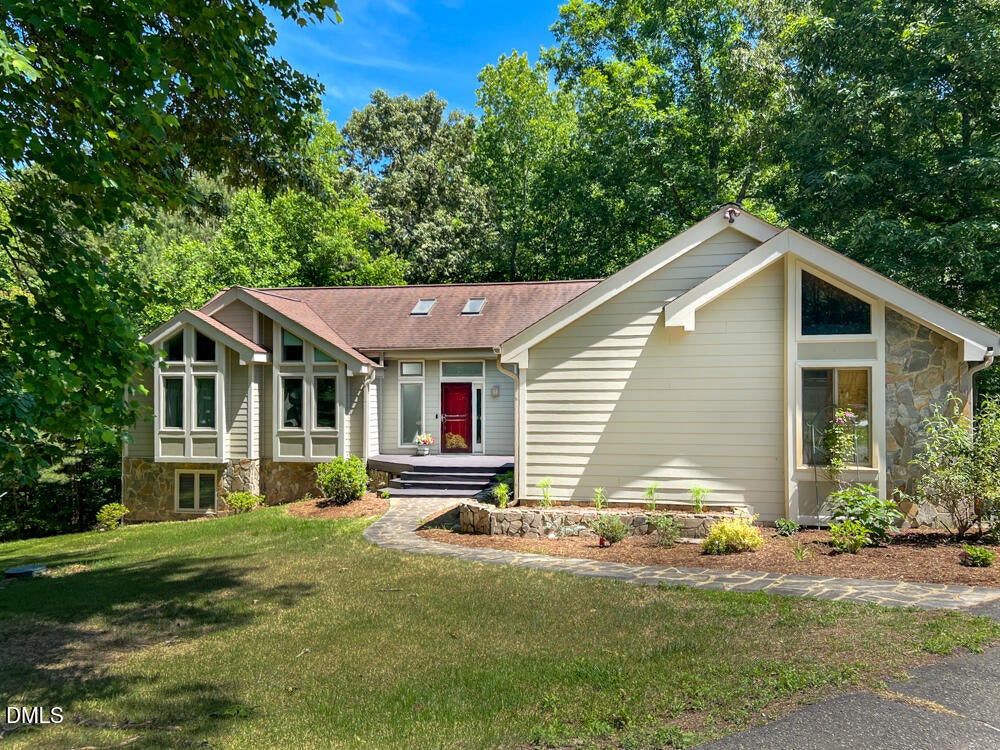 215 E Deer Run