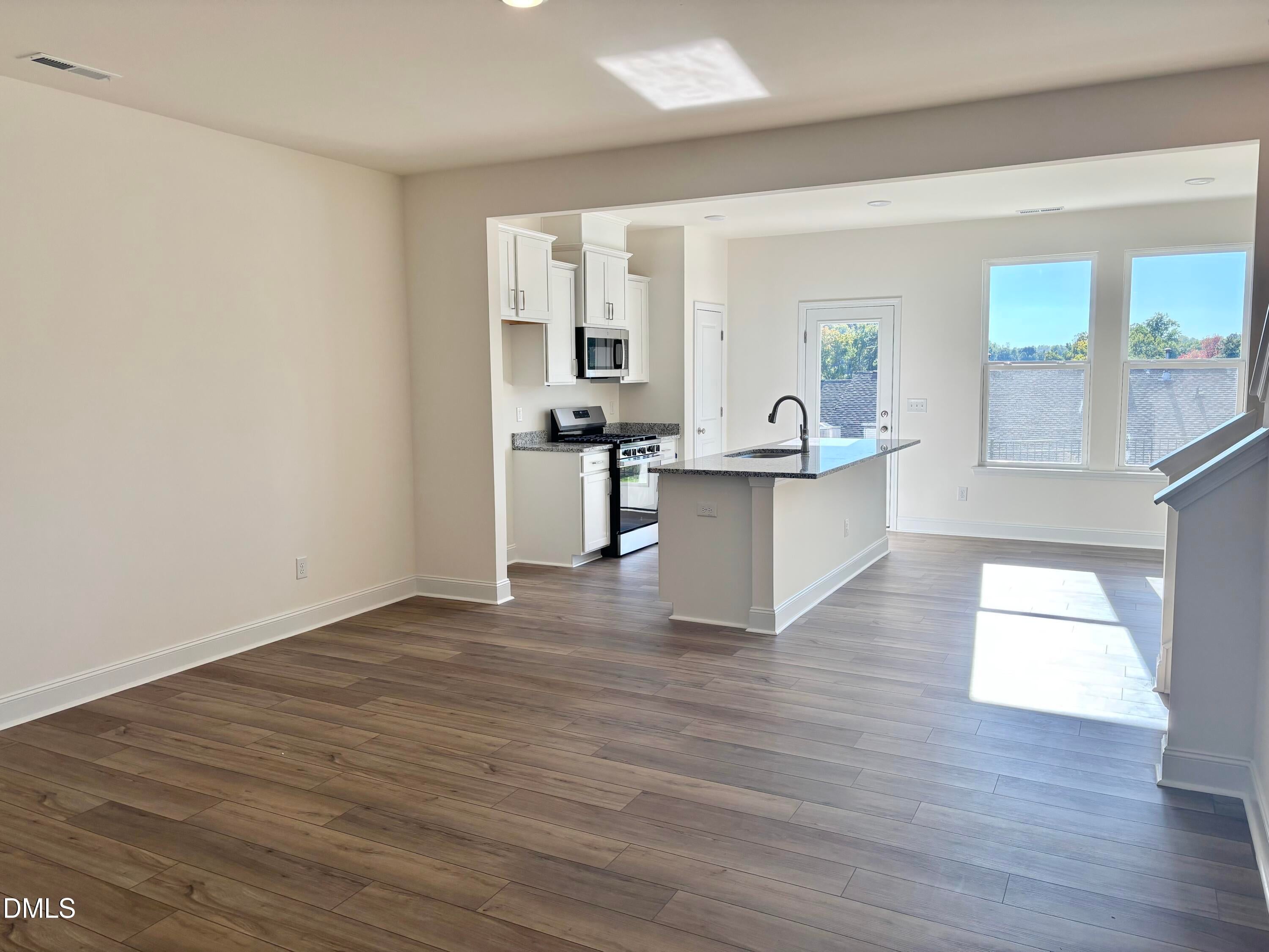 212 Carnaby Lane 137