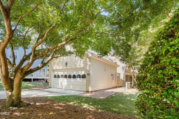 109 E WIND LN, CARY, NC 27518 - Image 726c36bd46908a45b3a2c76260d8fefc/2086218864