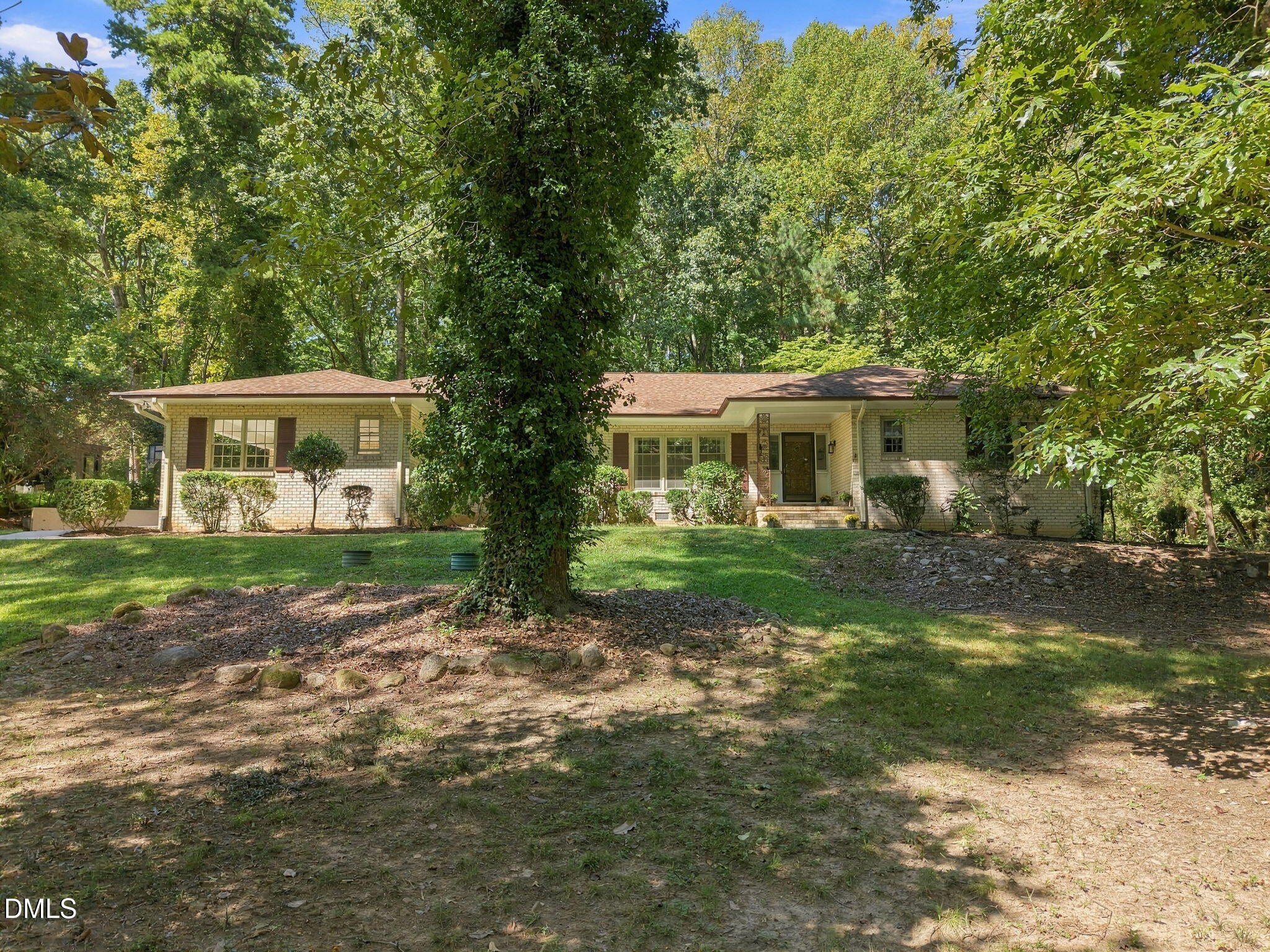 932 Lystra Lane