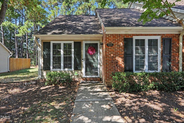 506 GATEHOUSE LN, DURHAM, NC 27707 - Image 74e38769797ff73ba96b1aa5eea59b66/598945442
